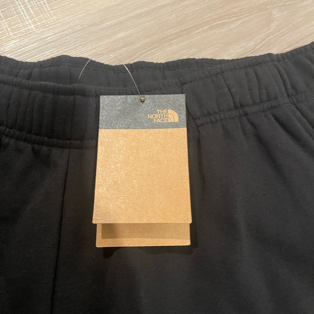 NWT The North Face Women's Athletic Black Shorts fleece size xl - Picture 3 of 6
